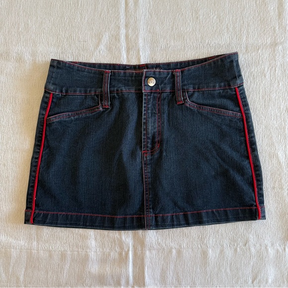 Dresses & Skirts - Womens Size 7/8 Dark Wash Denim Mini Skirt Red Stitch Low Rise
